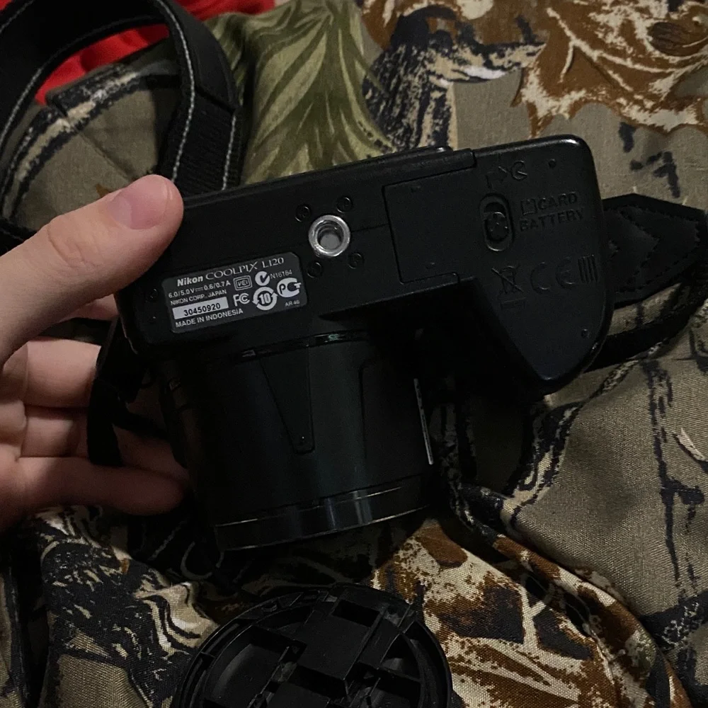 Nikon COOLPIX L120 14.1 MP Digital Camera (More in Description)